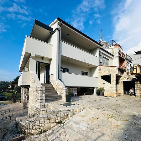 רוביני Apartman Zagi מראה חיצוני תמונה
